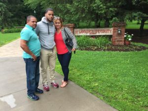 Oscar Acevedo 3.JPG (with parents)